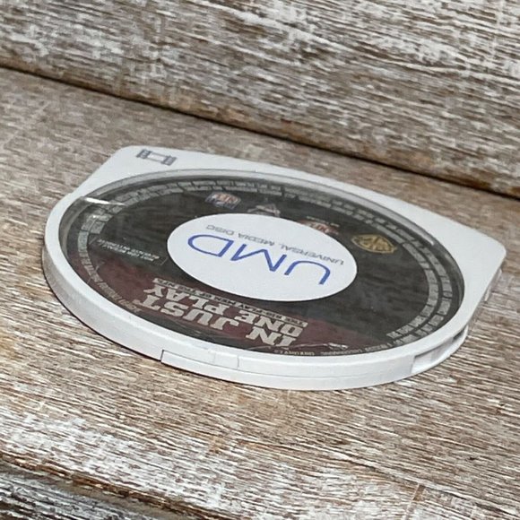 2008 In Just One Play the Big Play Men of the NFL PSP DISC ONLY UNTESTED! - Picture 4 of 7